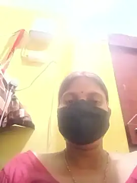 Snapshot of Hotbhabhi_089 chatting on 19, 4, 2026 Hotbhabhi 089 online show from 19, 4, 2026