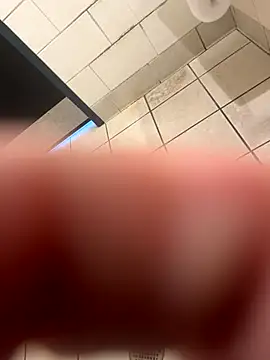 Snapshot of lloway2 chatting on 8, 11, 2025 lloway2 online show from 8, 11, 2025