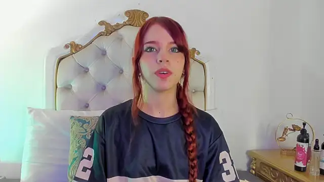 Snapshot of scarlett_smith_3 chatting on 7, 4, 2026 scarlett smith 3 online show from 7, 4, 2026