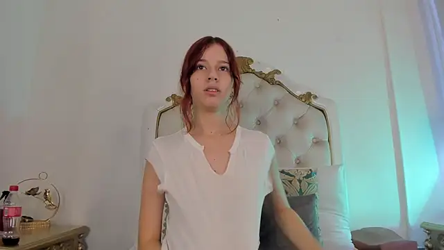 Snapshot of scarlett_smith_3 chatting on 8, 4, 2026 scarlett smith 3 online show from 8, 4, 2026