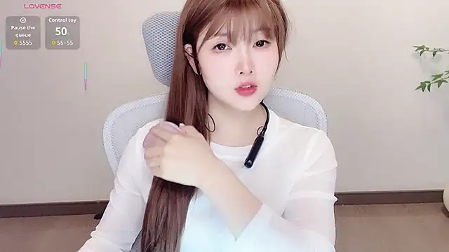 Insist6 online show from 10, 4, 2026