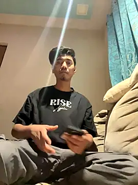 Snapshot of RonnySlim chatting on 11, 11, 2025 RonnySlim online show from 11, 11, 2025