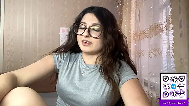 Snapshot of DonnieBooton chatting on 6, 4, 2026 DonnieBooton online show from 6, 4, 2026