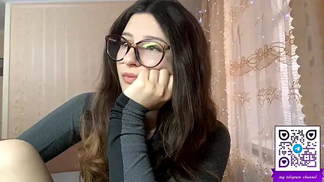 Snapshot of DonnieBooton chatting on 7, 4, 2026 DonnieBooton online show from 7, 4, 2026