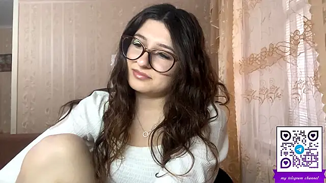 Snapshot of DonnieBooton chatting on 21, 4, 2026 DonnieBooton online show from 21, 4, 2026