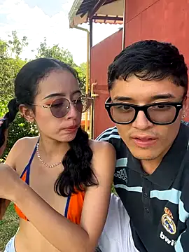 Snapshot of SAMANTHA_AND_PETER chatting on 1, 12, 2025 SAMANTHA AND PETER online show from 1, 12, 2025