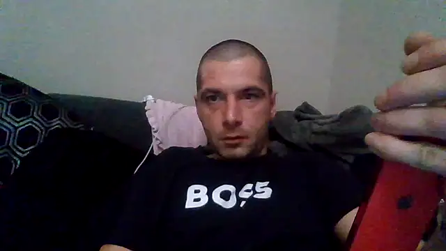Snapshot of Kinkycouple142 chatting on 2, 4, 2026 Kinkycouple142 online show from 2, 4, 2026