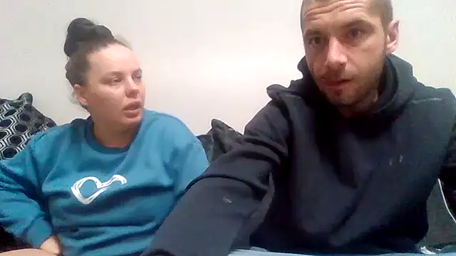 Snapshot of Kinkycouple142 chatting on 10, 4, 2026 Kinkycouple142 online show from 10, 4, 2026