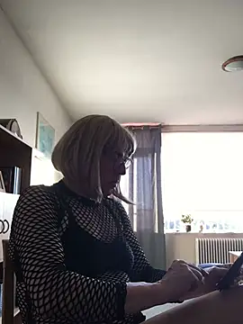 simone xdressing online show from 26, 1, 2025