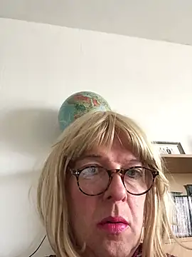 simone xdressing online show from 12, 2, 2025