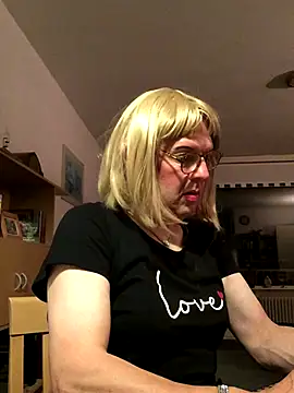 simone xdressing online show from 1, 10, 2025