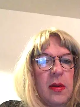 Snapshot of simone_xdressing chatting on 25, 2, 2026 simone xdressing online show from 25, 2, 2026