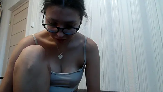 Snapshot of your__gena chatting on 14, 11, 2025 your gena online show from 14, 11, 2025