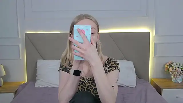 Snapshot of RachaelCute chatting on 15, 3, 2026 RachaelCute online show from 15, 3, 2026