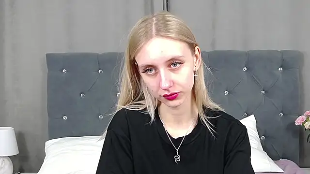 Snapshot of RachaelCute chatting on 8, 4, 2026 RachaelCute online show from 8, 4, 2026