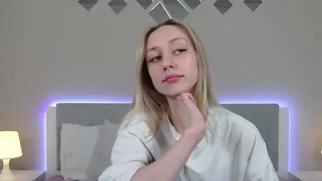 Snapshot of RachaelCute chatting on 15, 4, 2026 RachaelCute online show from 15, 4, 2026