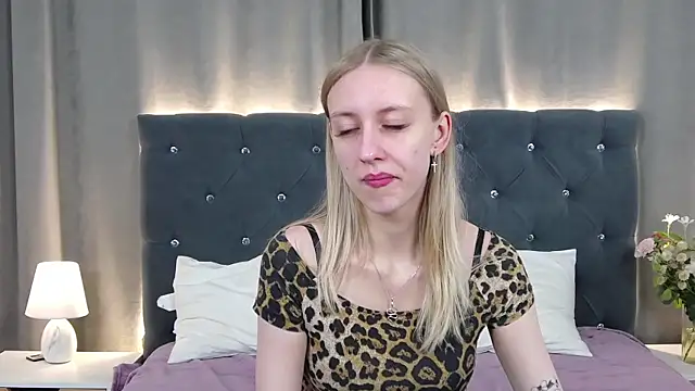 Snapshot of RachaelCute chatting on 17, 4, 2026 RachaelCute online show from 17, 4, 2026