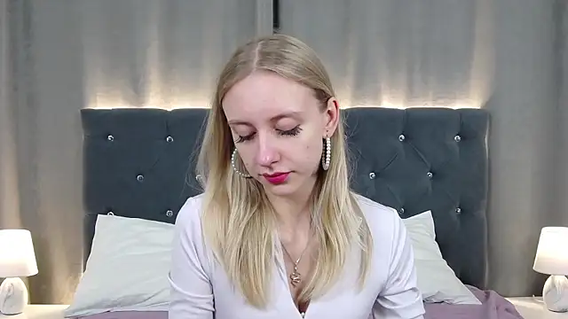 Snapshot of RachaelCute chatting on 22, 4, 2026 RachaelCute online show from 22, 4, 2026