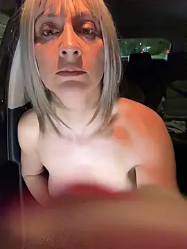 HOTLadyluna online show from 6, 4, 2026