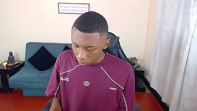 Snapshot of Miilo18 chatting on 2, 12, 2025 Miilo18 online show from 2, 12, 2025