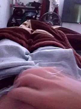 Luizdz7 online show from 12, 11, 2025