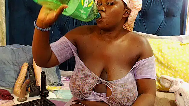 Snapshot of DarkCherryx chatting on 15, 2, 2026 DarkCherryx online show from 15, 2, 2026