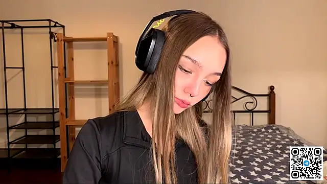 Snapshot of HoaPatton chatting on 21, 11, 2025 HoaPatton online show from 21, 11, 2025