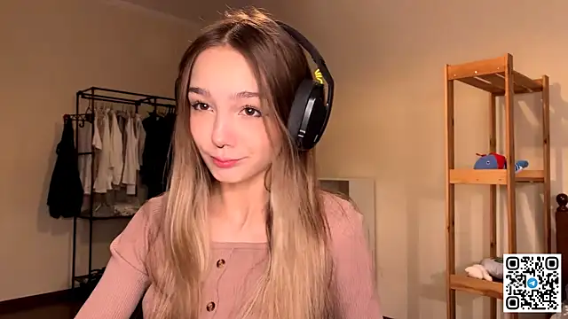 Snapshot of HoaPatton chatting on 28, 11, 2025 HoaPatton online show from 28, 11, 2025