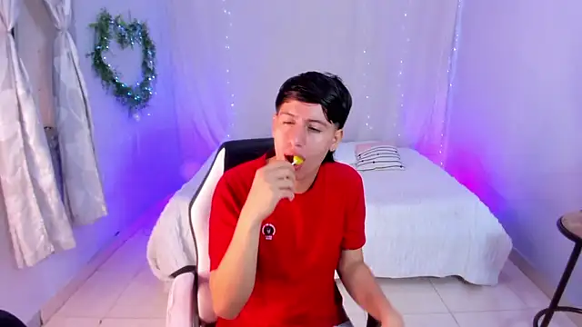 Snapshot of thiagoramirez_ chatting on 12, 11, 2025 thiagoramirez online show from 12, 11, 2025