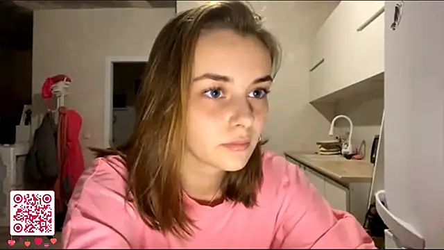 GeralynChiszar online show from 22, 11, 2025