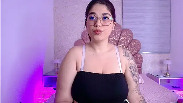 Snapshot of mia_fontana_ chatting on 27, 11, 2025 mia fontana online show from 27, 11, 2025
