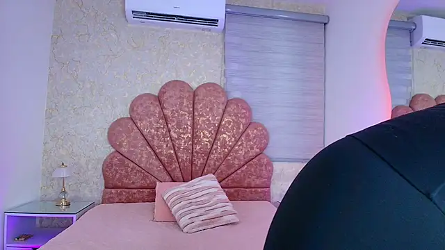 Snapshot of mia_fontana_ chatting on 7, 1, 2026 mia fontana online show from 7, 1, 2026