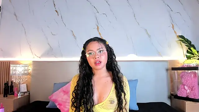 Snapshot of april_grey11 chatting on 21, 5, 2026 april grey11 online show from 21, 5, 2026