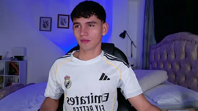 estebanperez 26 online show from 8, 4, 2026