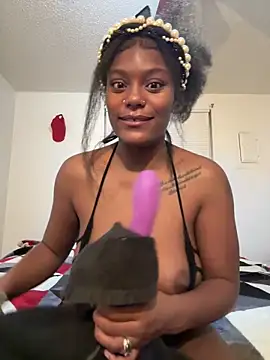 Snapshot of MissLondonDBrat chatting on 22, 12, 2025 MissLondonDBrat online show from 22, 12, 2025