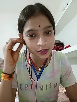 Snapshot of Mohnicute chatting on 4, 6, 2026 Mohnicute online show from 4, 6, 2026