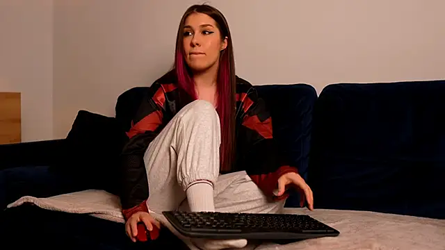 BellaBlush03 online show from 11, 4, 2026