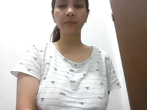 hotsexytits4U online show from 18, 11, 2025