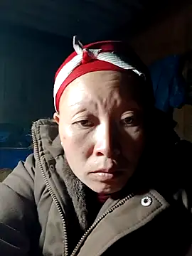 girl-hot2x online show from 17, 12, 2025