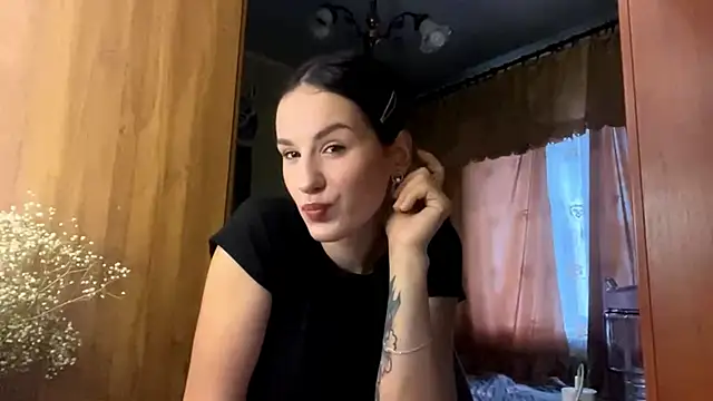 Snapshot of AliciaCapehart chatting on 24, 11, 2025 AliciaCapehart online show from 24, 11, 2025