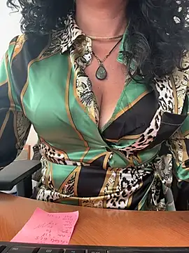 Snapshot of Deessenympho chatting on 20, 4, 2026 Deessenympho online show from 20, 4, 2026