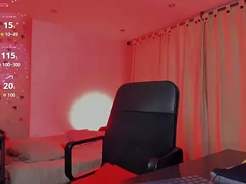 Snapshot of LaGoldenBitch chatting on 22, 5, 2026 LaGoldenBitch online show from 22, 5, 2026