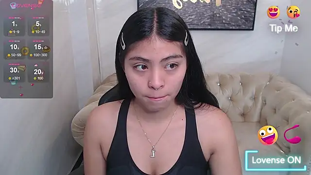 Snapshot of Little_Angelina_v chatting on 14, 12, 2025 Little Angelina v online show from 14, 12, 2025