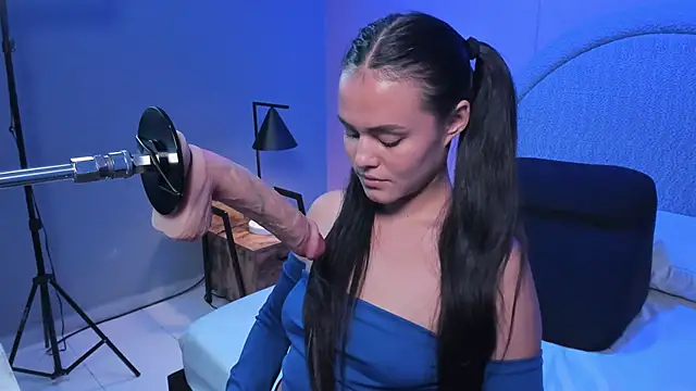 Snapshot of Sara_rhoades chatting on 12, 4, 2026 Sara rhoades online show from 12, 4, 2026