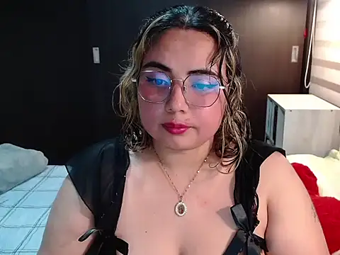 Snapshot of YiniBelle chatting on 27, 2, 2026 YiniBelle online show from 27, 2, 2026