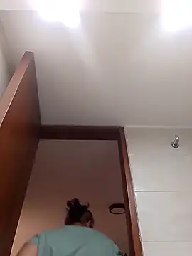 Snapshot of YiniBelle chatting on 6, 4, 2026 YiniBelle online show from 6, 4, 2026