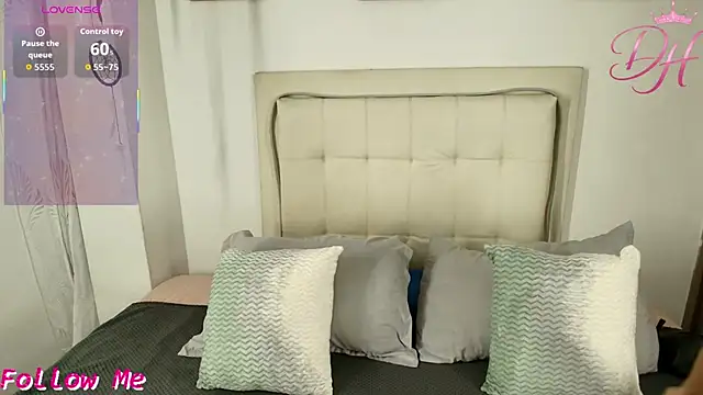 Snapshot of Daphne_Hills chatting on 1, 4, 2026 Daphne Hills online show from 1, 4, 2026