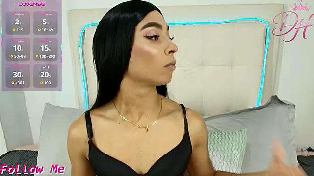 Snapshot of Daphne_Hills chatting on 2, 4, 2026 Daphne Hills online show from 2, 4, 2026