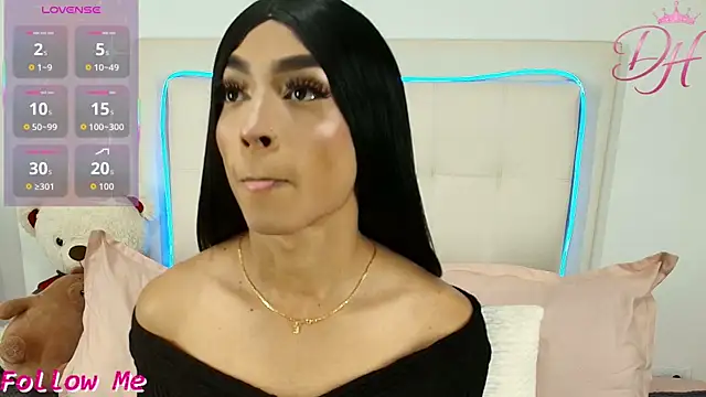 Snapshot of Daphne_Hills chatting on 7, 4, 2026 Daphne Hills online show from 7, 4, 2026