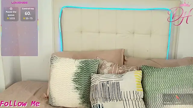 Snapshot of Daphne_Hills chatting on 11, 4, 2026 Daphne Hills online show from 11, 4, 2026